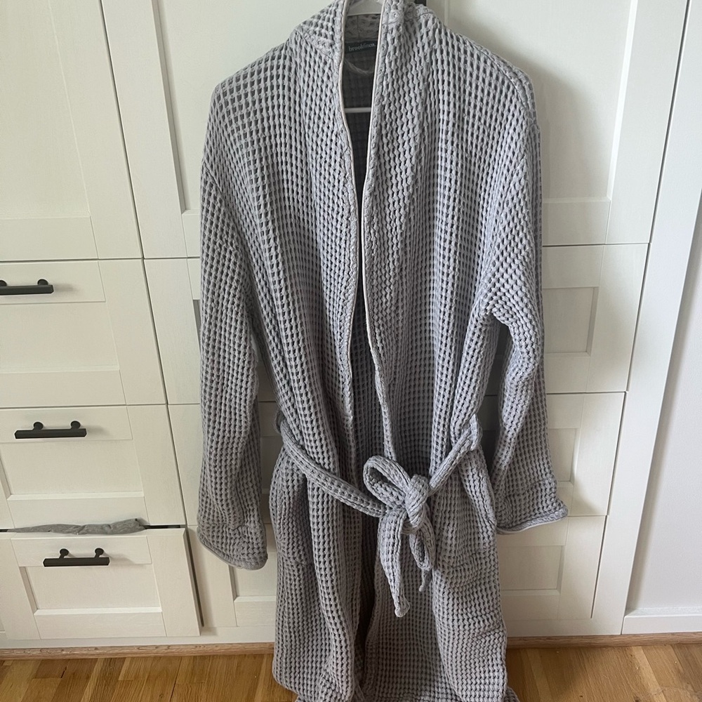 Brooklinen Gray Waffle Robe size M/L